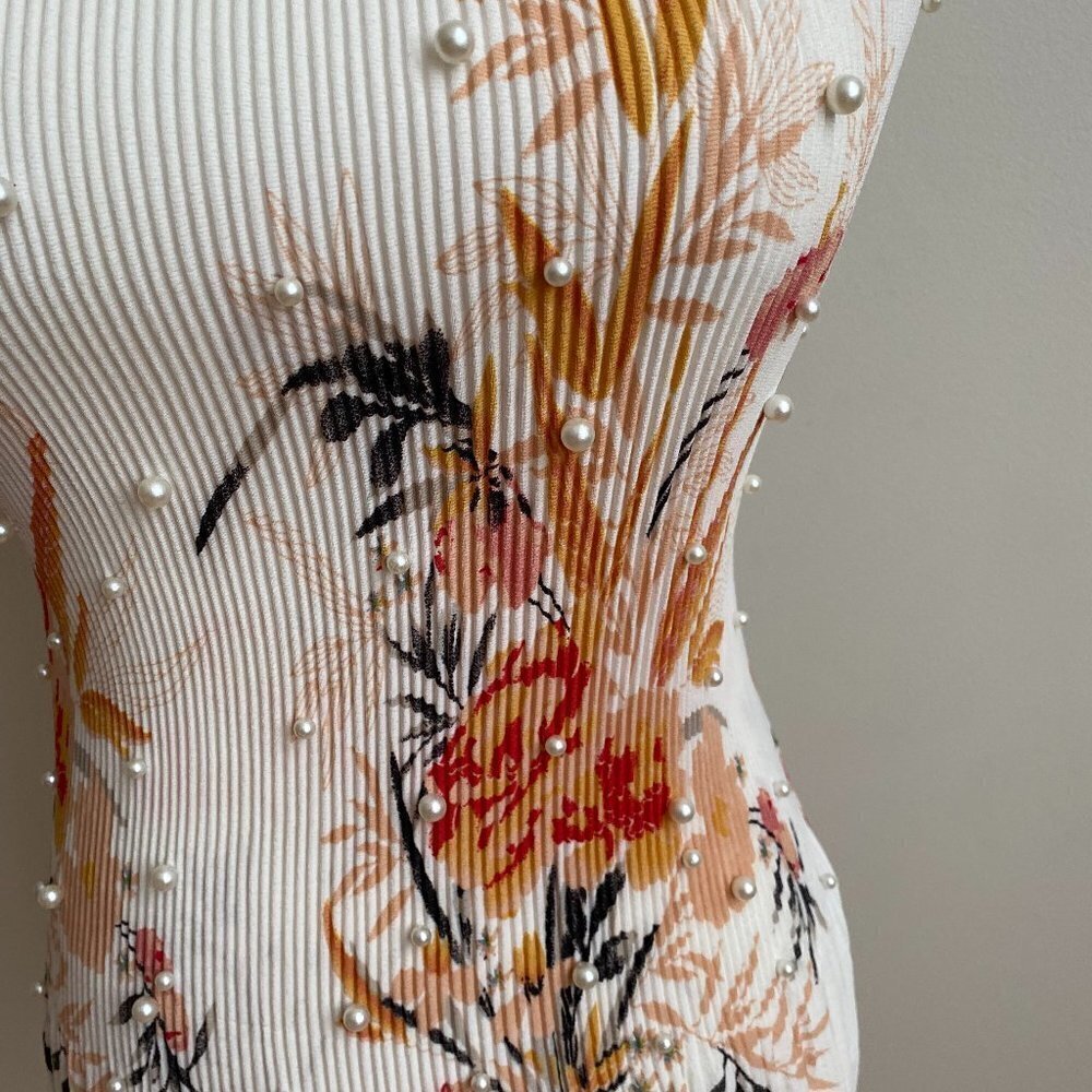 Bailey pleated floral tank top BNWT small pearls - Picture 2 of 8